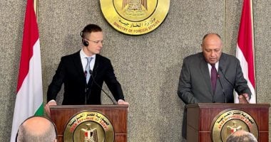 مصر والمجر توقعان مذكرتى تفاهم بين البلدين.. سامح شكرى يؤكد على أهمية الدعم الأوروبى لمواجهة الإرهاب والهجرة غير الشرعية.. وزير خارجية بودابست: سلمنا القاهرة 259 عربة سكة جديد ونتطلع لاستيراد الغاز المصرى