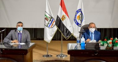 رئيس جامعة بنى سويف يعلن زيادات مالية للعاملين تحت بند الحافز الإضافى