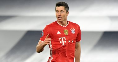 ليفاندوفسكى يصنع التاريخ بـ"هاتريك" مع البايرن ضد دورتموند