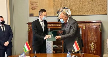 وزير خارجية المجر: سلمنا مصر 259 عربة سكة حديد ونتطلع لاستيراد الغاز المصرى