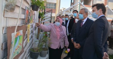 محافظ القليوبية وسفير السويد يتفقدان مشروع الفصل الأخضر بمدرسة القناطر الخيرية