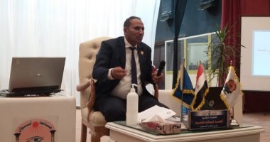 رئيس جامعة أسوان يتابع آخر الاستعدادات لامتحانات الفصل الدراسى الأول