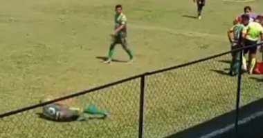 مشهد تمثيلى فاشل للاعب في بطولة جواتيمالا يحاول إضاعة الوقت .. فيديو 