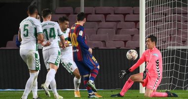 برشلونة ضد إلتشي.. ميسي يتفوق على ليفاندوفسكي في قائمة مميزة