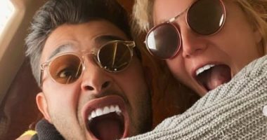 بريتنى سبيرز تستمتع بوقتها مع صديقها سام أصغرى فى هاواى.. صور 