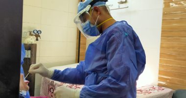 مسحات كورونا لطلاب المدن الجامعية بجامعة عين شمس قبل التسكين.. صور