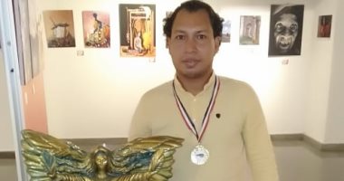 أشرف الكوري يجسد الأصالة المصرية في تماثيله وأعماله الفنية