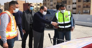 الرئيس السيسي يتفقد مشروعات تطوير الطرق والمحاور الرئيسية وشبكة الكبارى الجديدة بالحى العاشر بمدينة نصر والتجمع الخامس.. ويشدد على سرعة معدلات الإنجاز لإنهاء التكدس المرورى والتيسير على المواطنين.. صور