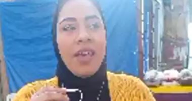 قصة كفاح دينا تصنع حلويات بيتي وتبيعها لمساعدة والدها.. فيديو لايف