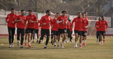 تركيز وحماس لاعبى الأهلى فى المران الجماعى استعدادا لمواجهة الطلائع.. صور