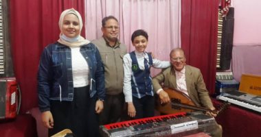 على خطى النقشبندى.. عائلة فنية تضيء سماء الإنشاد الدينى بالبحيرة فيديو لايف