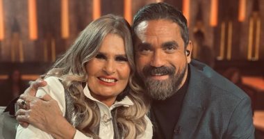 أمير كرارة في صور جديدة مع الفنانة يسرا بكواليس برنامج "سهرانين": حبيبة الكل