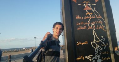 شاب مصرى يهوى الترحال.. يتنقل بين المحافظات لنشر هواية ركوب الدراجات.. صور