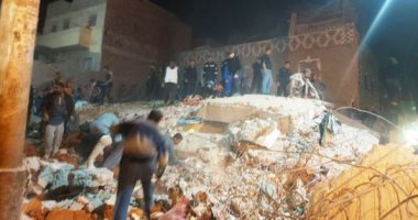 انهيار منزل بمركز الفتح واستخراج 4 أشخاص من اسفل الانقاض بأسيوط