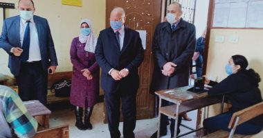 محافظ القاهرة يتفقد لجان امتحانات الصف الأول الثانوى بالوايلى.. صور