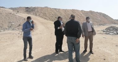رئيس مدينة الغردقة يطالب بتكثيف أعمال النظافة ورفع القمامة من الشوارع .. صور 
