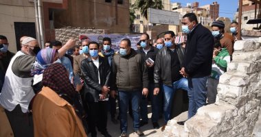 محافظ مطروح يتابع الخدمات بالمحافظة ويوجه بتنفيذ الأعمال.. صور