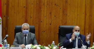 مجلس عمداء جامعة المنيا يتابع أعمال الامتحانات بالفصل الدراسى الأول.. صور