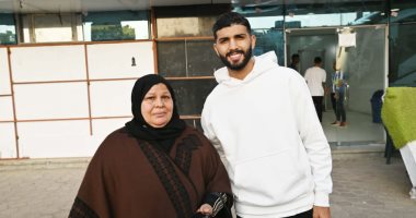 سيدة تتبرع بثمن قرطها الذهبى لتجديد عقد ساسي بالزمالك.. واللاعب يعدها بالبقاء