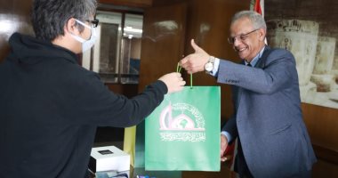 هيئة الاستعلامات تسلم المراسلين الأجانب مطبوعات تصحيح المفاهيم الإسلامية       