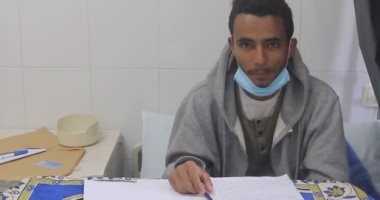 طالب بالأزهر يشكر إدارة الجامعة لتوفير لجنة بالمستشفى لامتحانه بعد اجراء عملية.. فيديو