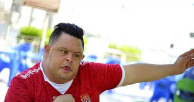 أمح الدولى يدعم لاعبى الأهلي أمام الطلائع من مدرجات السلام.. فيديو