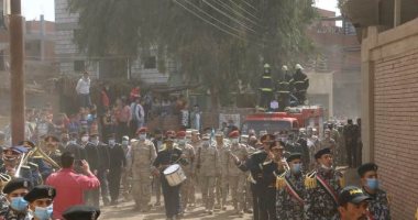 محافظ المنوفية يتقدم جنازة حاشدة لشهيد الواجب الوطنى في قويسنا.. صور