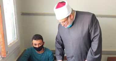 وكيل الأزهر يتفقد لجان النقل وكنترول الشهادتين الابتدائية والإعدادية بالقليوبية.. صور