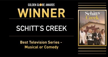 Schitt's Creek يحصد جائزة جولدن جلوب أفضل مسلسل تلفزيونى