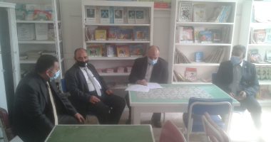وكيل تعليم الشرقية يتابع تصحيح امتحانات الفصل الدراسى الأول
