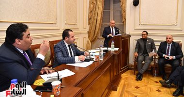 أحمد زيدان نائب تنسيقية الأحزاب يطالب بتطوير مكاتب بريد حى الساحل.. صور