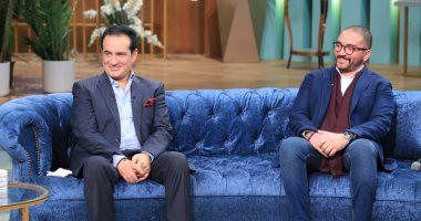 الخميس.. محمد ثروت ونجله ضيفا "معكم منى الشاذلى"