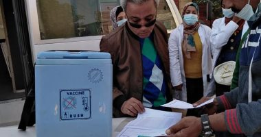 وكيل "صحة قنا" يتابع حملة التطعيم ضد مرض شلل الأطفال