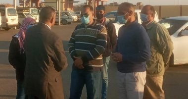 رئيس مدينة القصير يتفقد مشروعات التطوير والرصف.. صور 