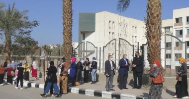انتظام امتحانات الفصل الدراسى الأول بجامعة المنيا.. صور 