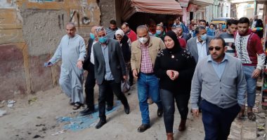 جولة لرئيس المحلة بقرى المركز لتفقد مشروعات الرصف والصرف الصحى.. صور  