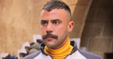 شاهد.. تزاحم والتفاف الجمهور حول محمد إمام فى الجمالية أثناء تصوير "النمر"