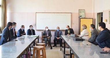 رئيس جامعة بنى سويف يلتقى أعضاء هيئة التدريس بقسم الجيولوجيا بكلية العلوم