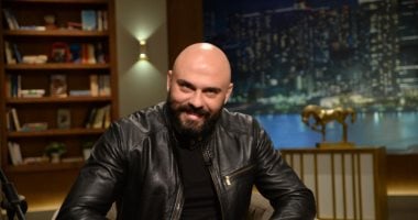 أحمد صلاح حسنى يتحدث عن أعماله الفنية فى "لايت شو" على الحياة