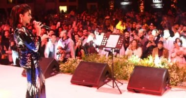فنانات  تألقن بالفساتين اللامعة.. درة ونيللى كريم الأبرز وروبى آخرهن