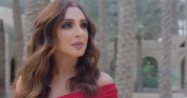 أنغام ومنى زكى ومحمد منير يعزون أسر حادث قطارى سوهاج وانهيار عقار جسر السويس