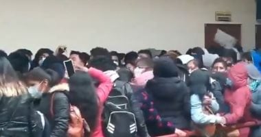 تدافع ينتهي بكارثة.. مصرع 5 طلاب سقطوا من الطابق الرابع في جامعة ببوليفيا