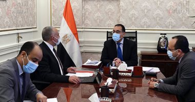 رئيس الوزراء يتابع ملفات عمل ومشروعات وزارة الرى