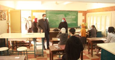 وكيل تعليم الغربية يتابع سير امتحانات النقل بإدارتى شرق طنطا والسنطة التعليمية