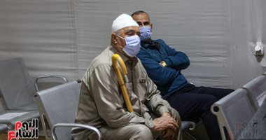 "اليوم السابع" داخل مراكز التطعيم بلقاح كورونا.. رئيس فاكسيرا: الحصول على اللقاح مجانا والجرعة الثانية بعد21 يوم.. مسن: الدكتور بتاعى حسدني لاسبقيتى في الحصول علي اللقاح.. صور وفيديو