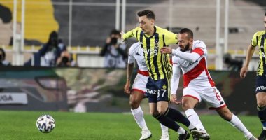 فناربخشة يتعادل مع أنطاليا ويفشل فى مساواة جالاتا سراى على صدارة الدوري التركي