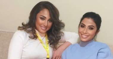 روبى فى صورة مع رحاب الجمل من كواليس تصوير مسلسل "شقة 6"