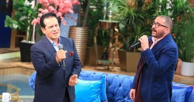 ابن محمد ثروت يكشف كواليس حفل أون لاين مع والده وسر بكائهما.. صور