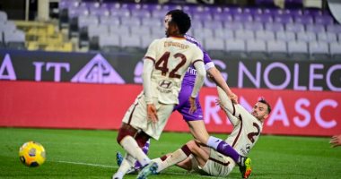 روما يقتنص فوزا قاتلا من أنياب فيورنتينا فى الدورى الإيطالى.. فيديو