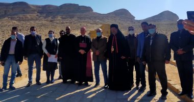 سفير الفاتيكان يشيد بالإجراءات الاحترازية خلال زيارته آثار بنى حسن بالمنيا.. صور